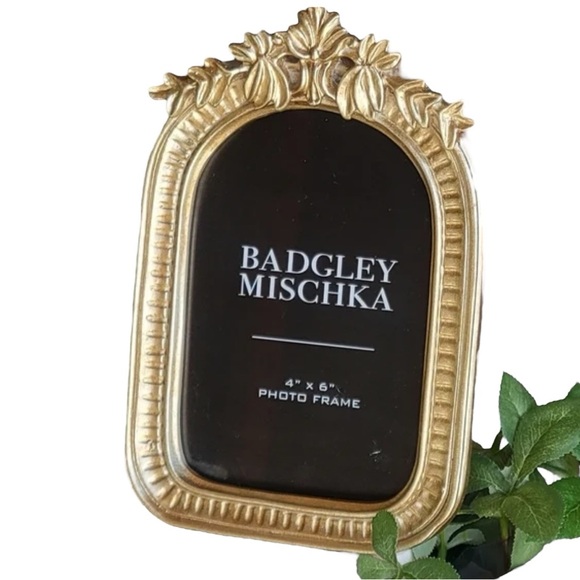 NWT BADGLEY MISHKA CHAMPAGNE GOLD 4x6 PHOTO FRAME - Picture 2 of 5